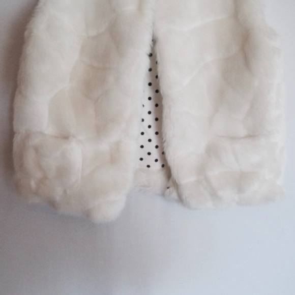 * Host PicK* Lilly Wicket Toddlers Faux Fur Girl's Vest 2T - Picture 3 of 6